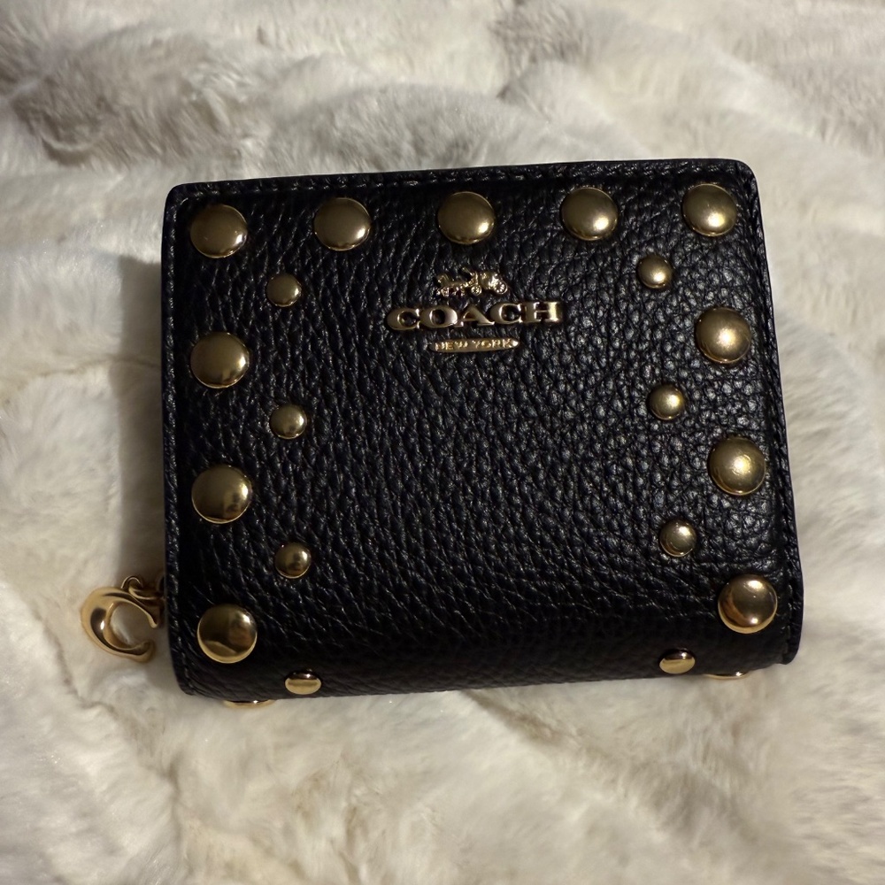 COACH Snap Wallet With Rivets - Picture 7 of 7
